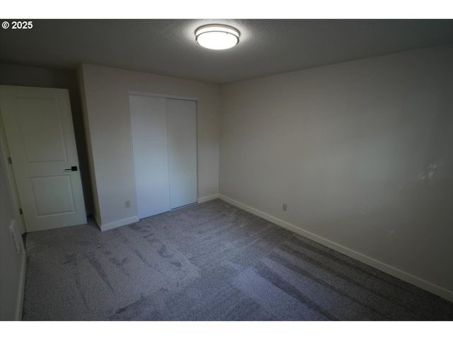 2419 Se ERMINE St, Albany, OR 97322