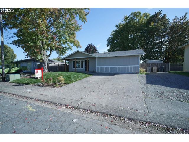 2419 Se ERMINE St, Albany, OR 97322