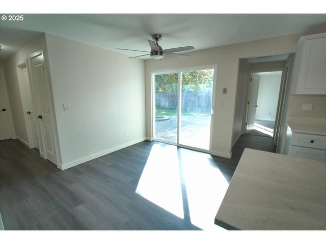 2419 Se ERMINE St, Albany, OR 97322