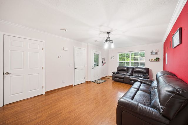 902 Travis Avenue, Alvarado, TX 76009