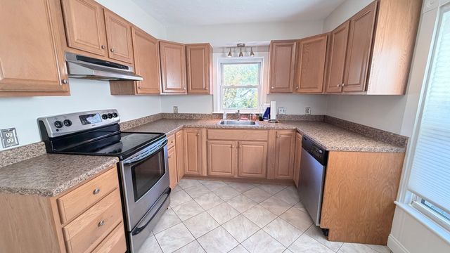 391 Commercial St, Braintree, MA 02184