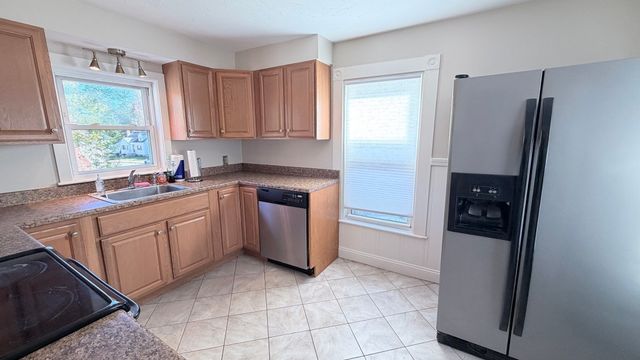 391 Commercial St, Braintree, MA 02184