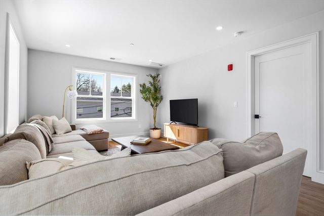 1000 Washington St 205, Dedham, MA 02026