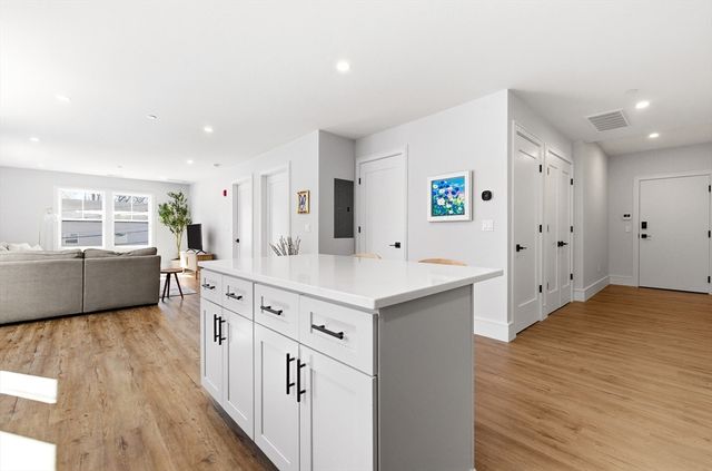 1000 Washington St 205, Dedham, MA 02026