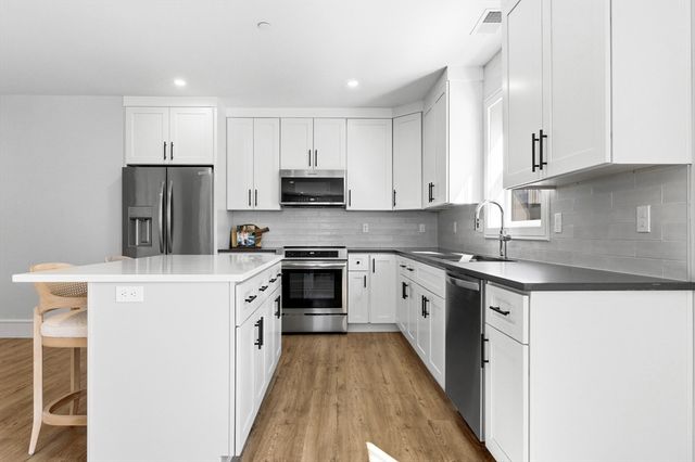 1000 Washington St 205, Dedham, MA 02026