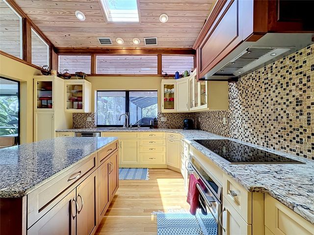 8005 17TH AVENUE W, Bradenton, FL 34209