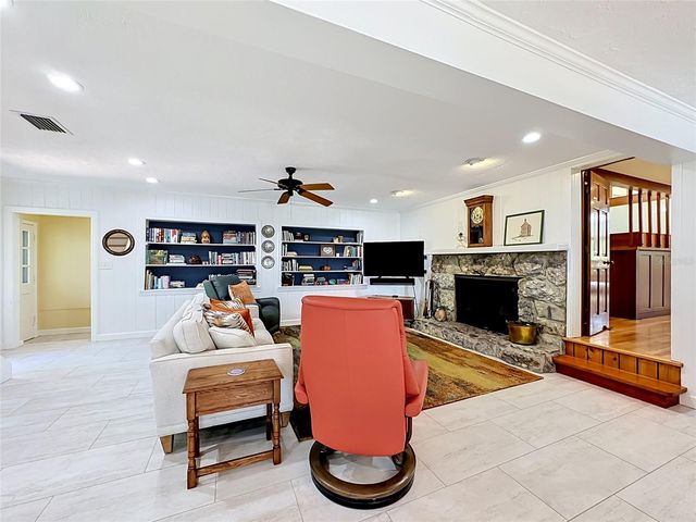 8005 17TH AVENUE W, Bradenton, FL 34209