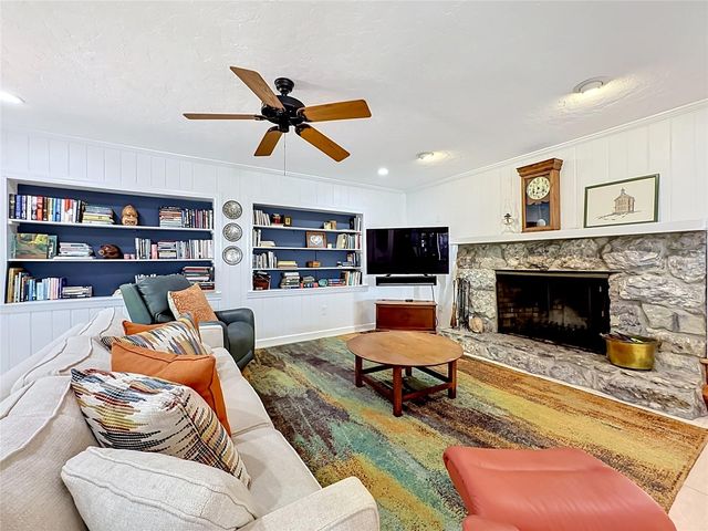 8005 17TH AVENUE W, Bradenton, FL 34209