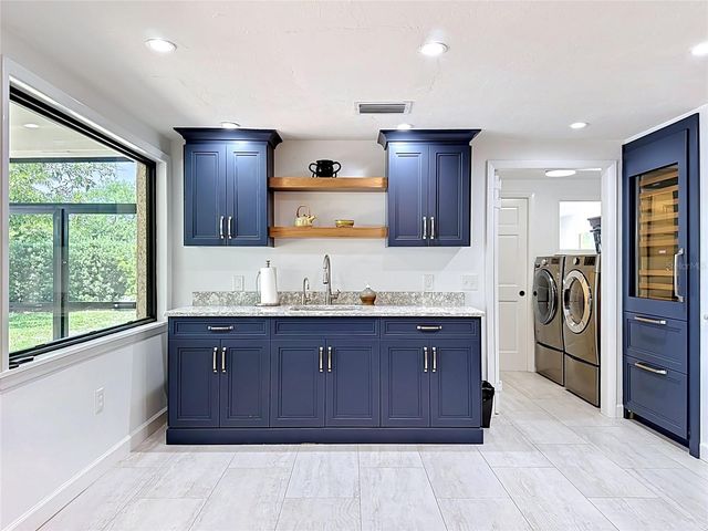 8005 17TH AVENUE W, Bradenton, FL 34209