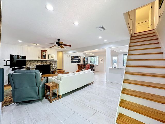 8005 17TH AVENUE W, Bradenton, FL 34209