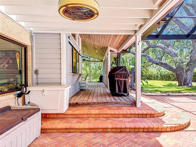 8005 17TH AVENUE W, Bradenton, FL 34209