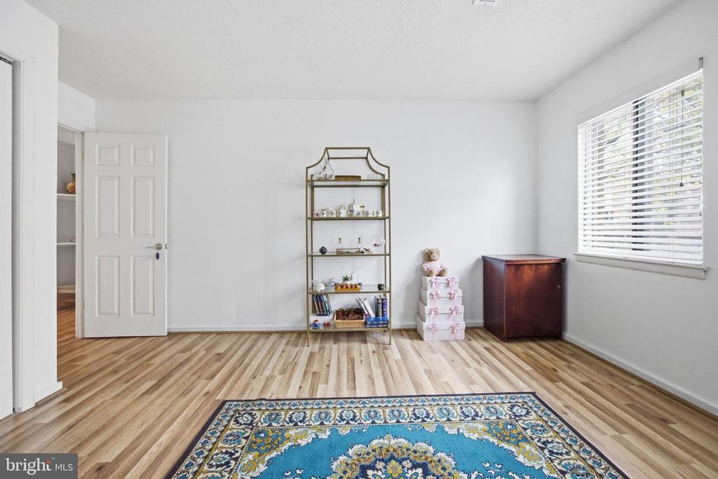 Image 19 of property listing at 7 SUNTOP CT #202, Baltimore, MD 21209
