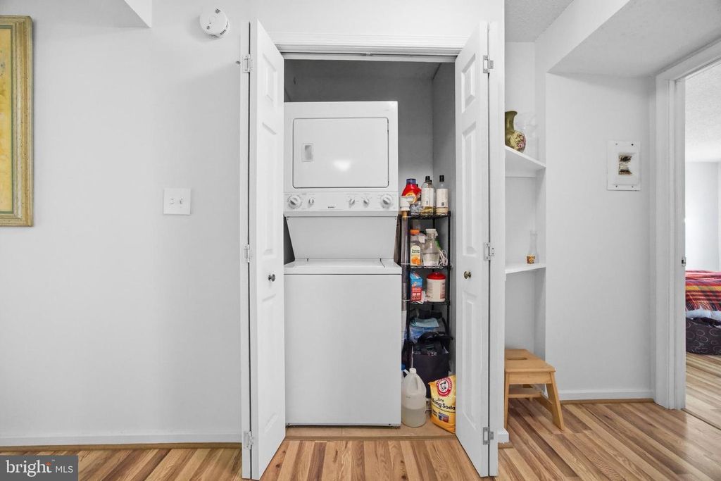 Image 21 of property listing at 7 SUNTOP CT #202, Baltimore, MD 21209