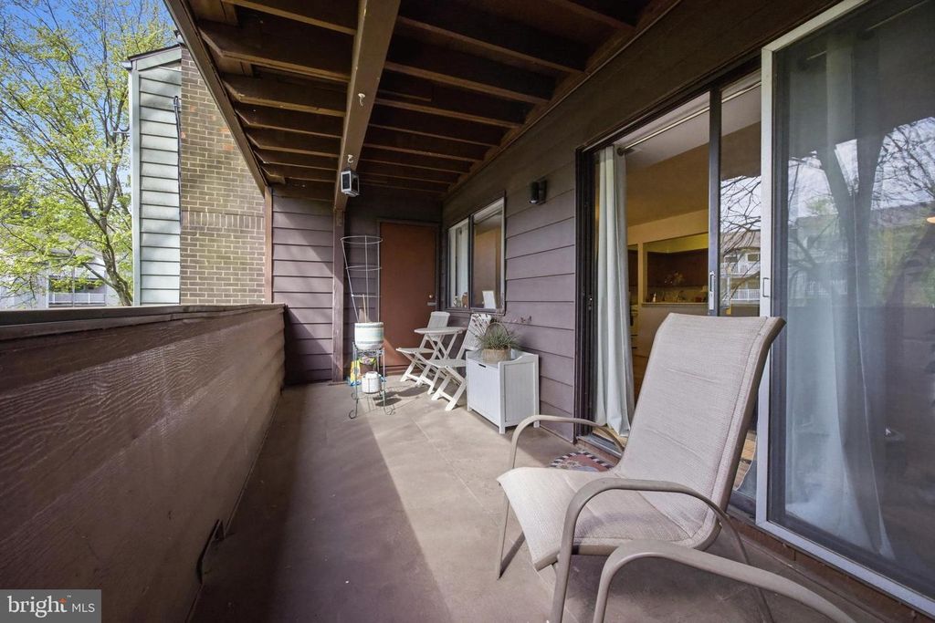 Image 22 of property listing at 7 SUNTOP CT #202, Baltimore, MD 21209