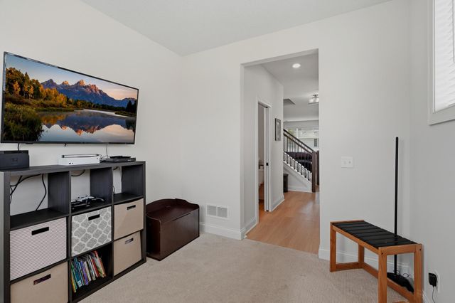 1723 Southpoint Lane, Hudson, WI 54016