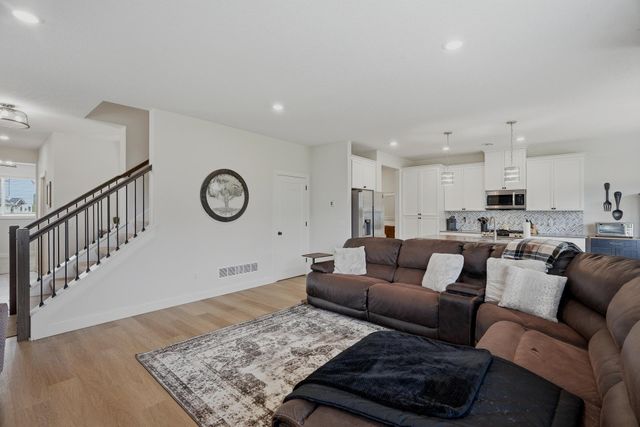 1723 Southpoint Lane, Hudson, WI 54016