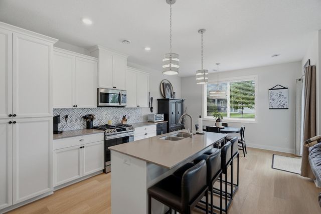 1723 Southpoint Lane, Hudson, WI 54016