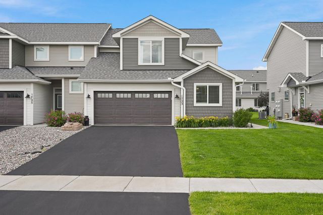 1723 Southpoint Lane, Hudson, WI 54016