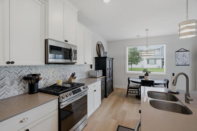 1723 Southpoint Lane, Hudson, WI 54016