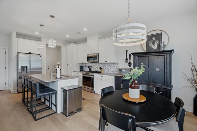 1723 Southpoint Lane, Hudson, WI 54016