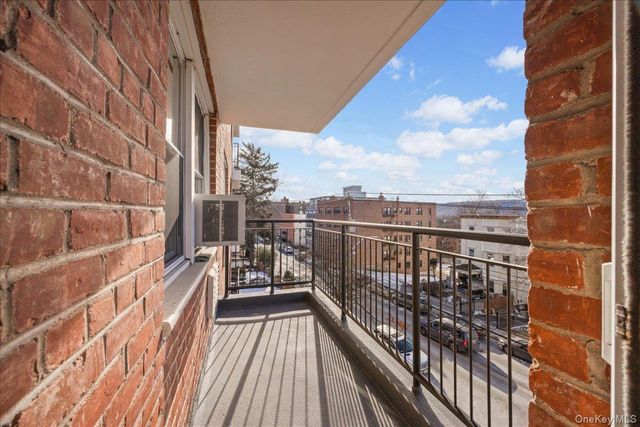 440 Warburton Avenue 3E, Yonkers, NY 10701