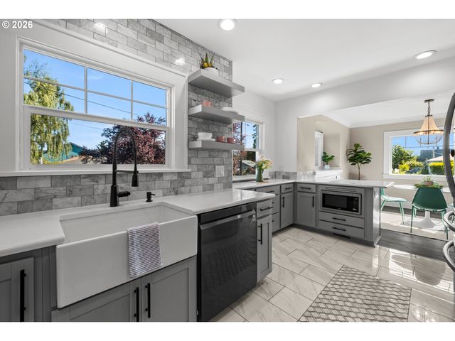 6959 N DENVER Ave, Portland, OR 97217