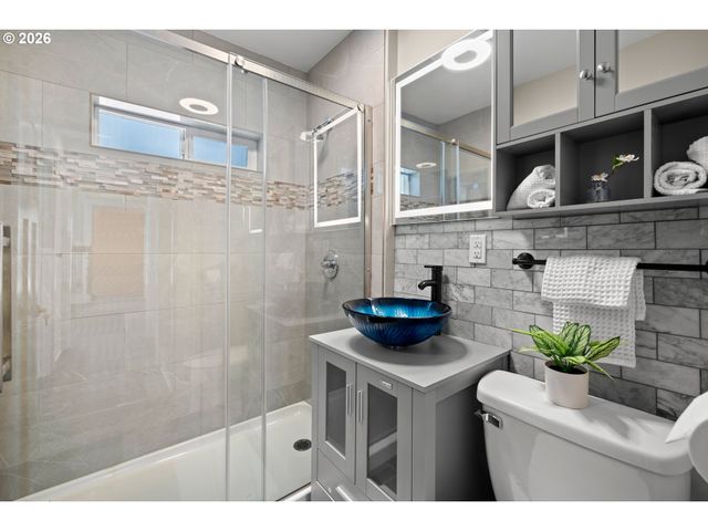6959 N DENVER Ave, Portland, OR 97217