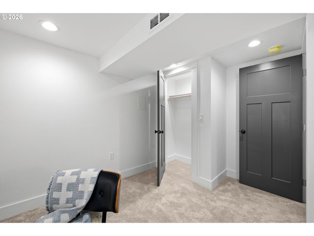 6959 N DENVER Ave, Portland, OR 97217
