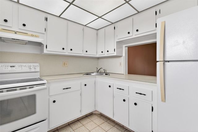 6070 NW 64th Ave 308, Tamarac, FL 33319