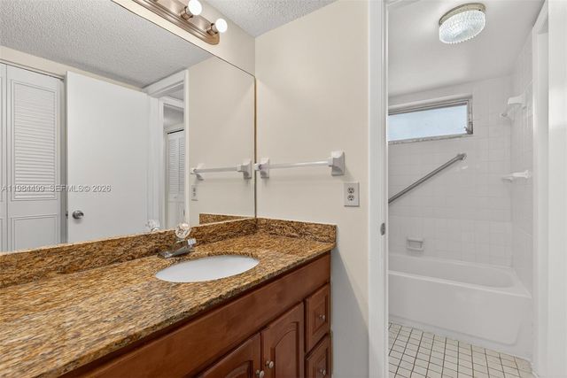 6070 NW 64th Ave 308, Tamarac, FL 33319