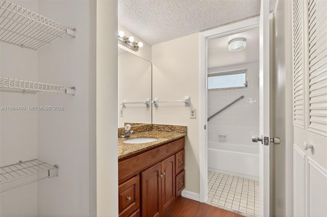 6070 NW 64th Ave 308, Tamarac, FL 33319