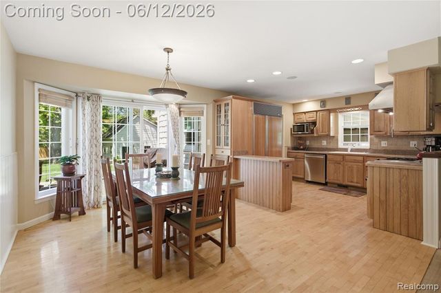 830 Hemingway Road, Lake Orion, MI 48362