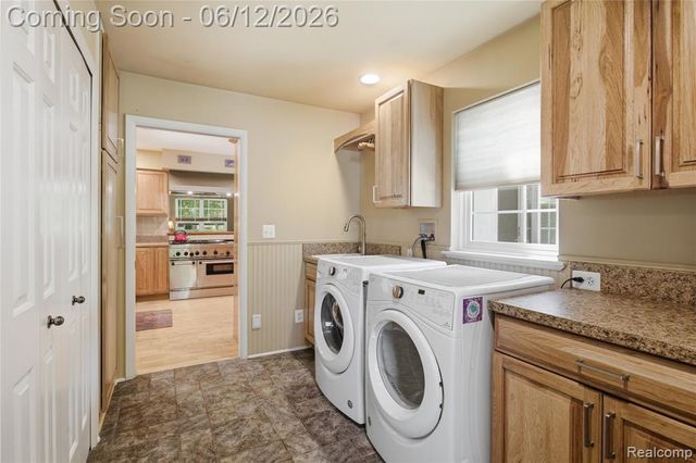 830 Hemingway Road, Lake Orion, MI 48362