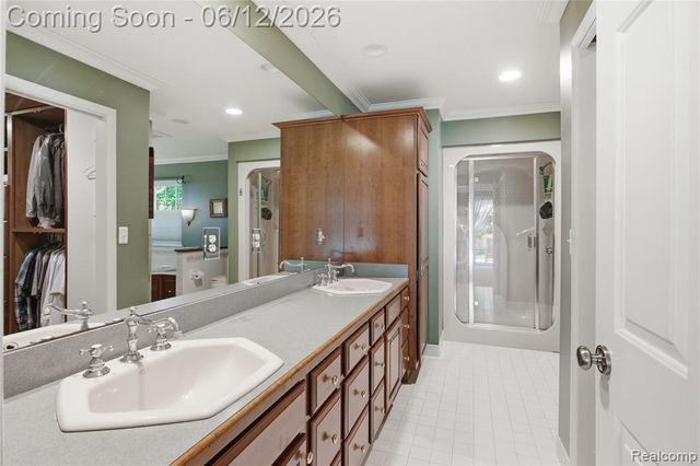 830 Hemingway Road, Lake Orion, MI 48362