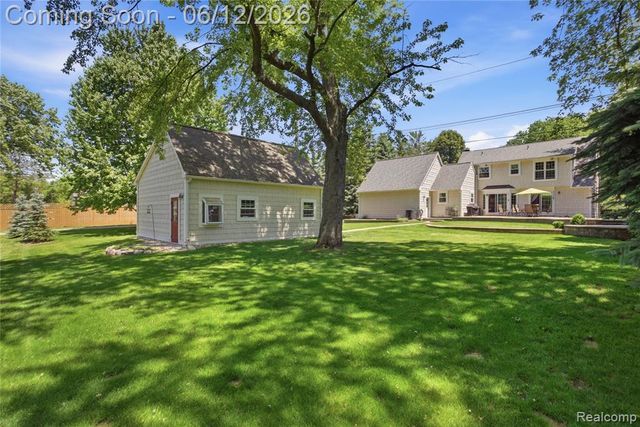 830 Hemingway Road, Lake Orion, MI 48362