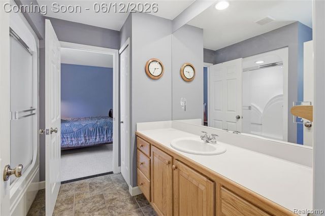 830 Hemingway Road, Lake Orion, MI 48362
