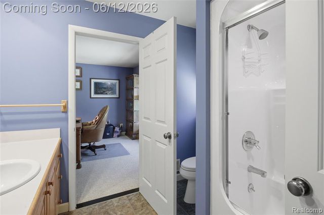 830 Hemingway Road, Lake Orion, MI 48362