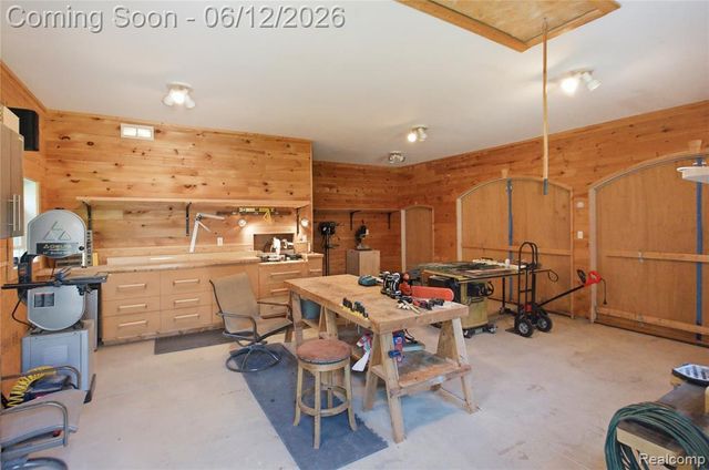 830 Hemingway Road, Lake Orion, MI 48362