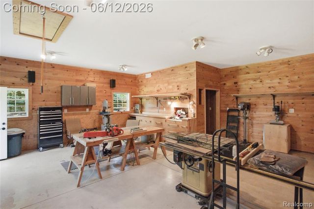 830 Hemingway Road, Lake Orion, MI 48362