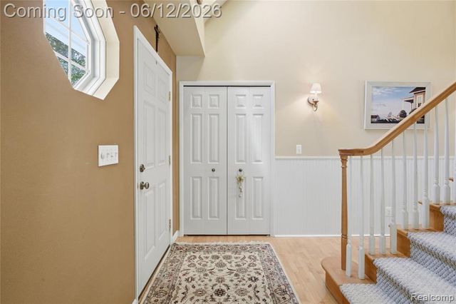 830 Hemingway Road, Lake Orion, MI 48362