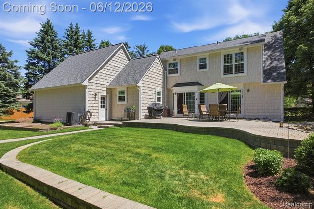 830 Hemingway Road, Lake Orion, MI 48362