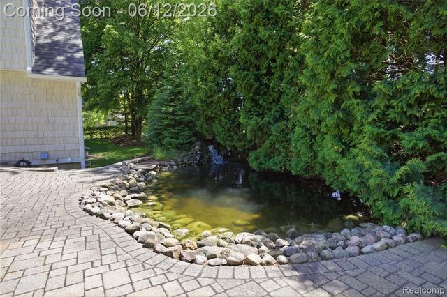 830 Hemingway Road, Lake Orion, MI 48362