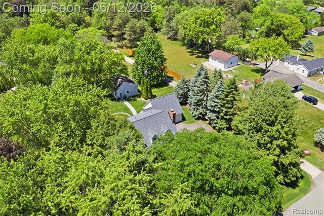 830 Hemingway Road, Lake Orion, MI 48362