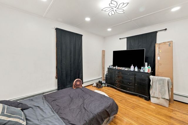 104 Waterhill St, Lynn, MA 01905