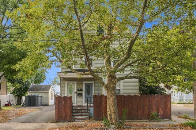 104 Waterhill St, Lynn, MA 01905