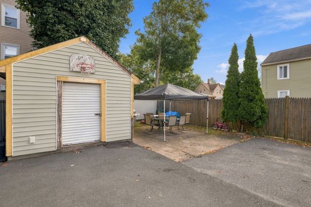 104 Waterhill St, Lynn, MA 01905