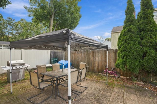 104 Waterhill St, Lynn, MA 01905