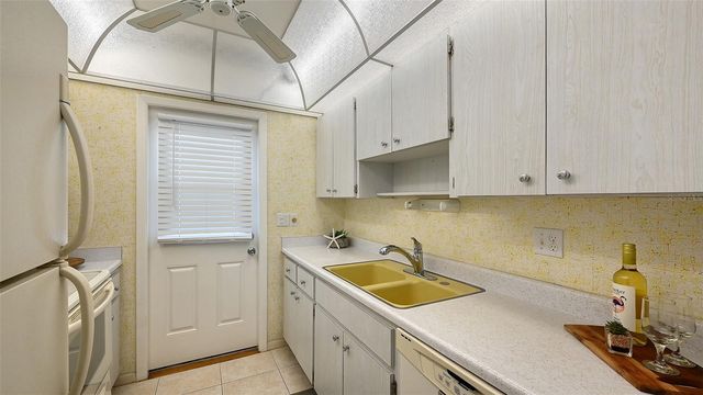 3810 GULF OF MEXICO DRIVE F206, Longboat Key, FL 34228