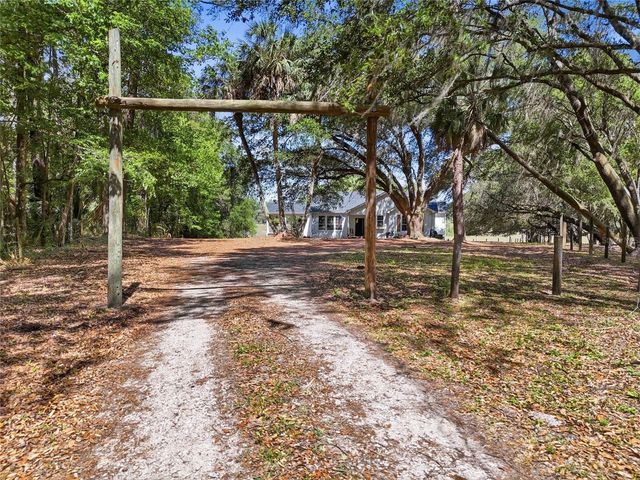 22130 NW 75TH AVENUE ROAD, Micanopy, FL 32667