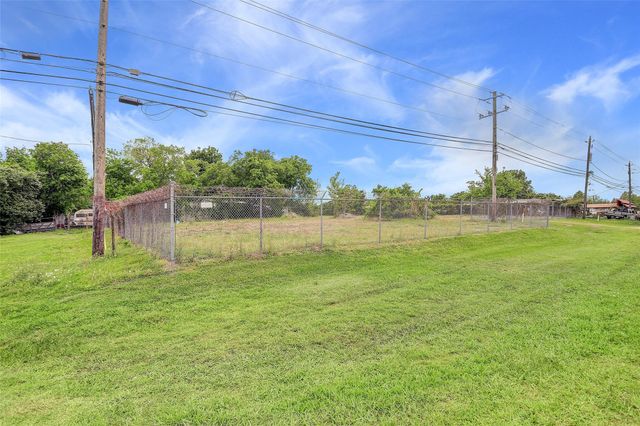 16534 Market Street, Channelview, TX 77530
